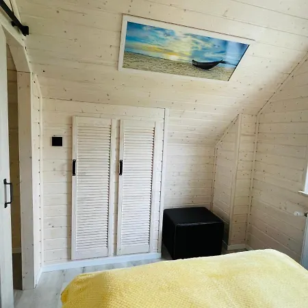 I Letniskowy Pod Kasztanem 民宿 亚斯塔尔尼亚