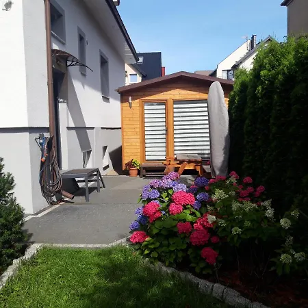 I Letniskowy Pod Kasztanem 民宿 *