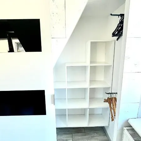 I Letniskowy Pod Kasztanem 亚斯塔尔尼亚