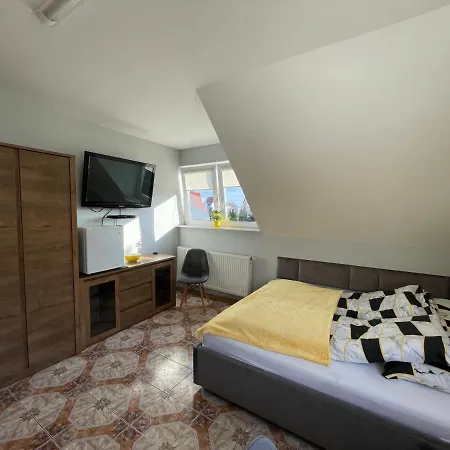 I Letniskowy Pod Kasztanem 民宿 *