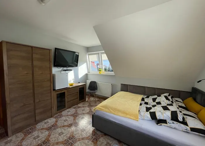 I Letniskowy Pod Kasztanem בית אירוח *